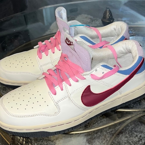 Brand New Nike SB Dunk Womens Athletic Shoes. Size 8.5 - Picture 1 of 9